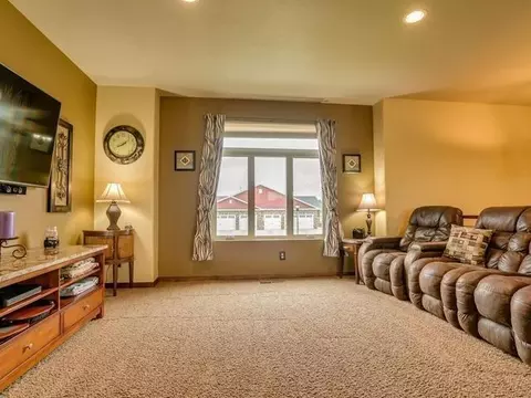 218 Slate Dr, Bismarck, ND 58503 photo 7