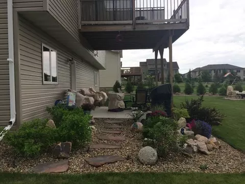 218 Slate Dr, Bismarck, ND 58503 photo 2
