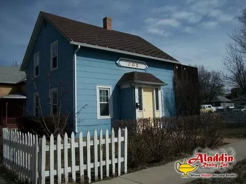 205 2nd St E, Dickinson, ND 58601 photo 1