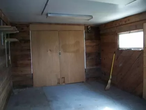 205 2nd St E, Dickinson, ND 58601 photo 9