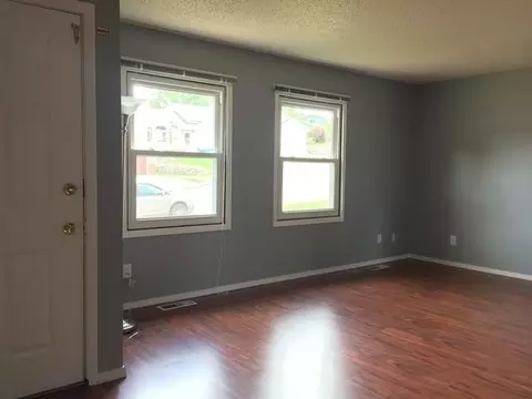 855 Bruce Dr, Mandan, ND 58554 photo 2