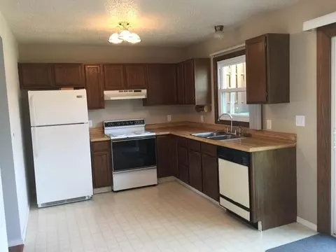 855 Bruce Dr, Mandan, ND 58554 photo 4