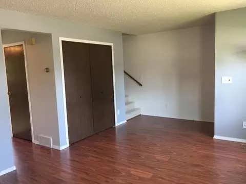 855 Bruce Dr, Mandan, ND 58554 photo 3