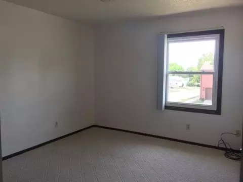 855 Bruce Dr, Mandan, ND 58554 photo 9