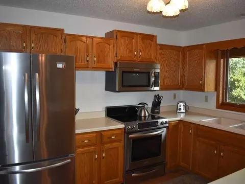 930 Capitol Ave E, Bismarck, ND 58501 photo 3