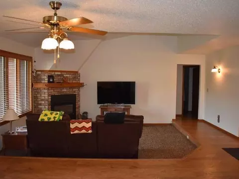 930 Capitol Ave E, Bismarck, ND 58501 photo 5