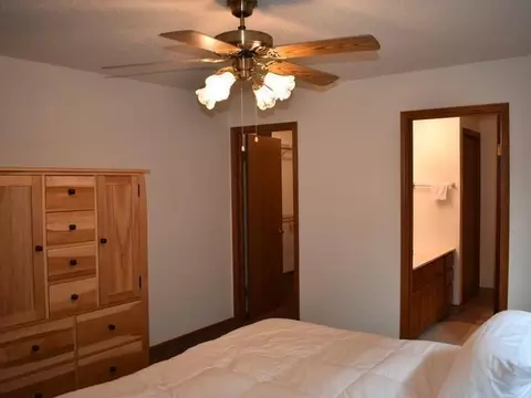 930 Capitol Ave E, Bismarck, ND 58501 photo 8