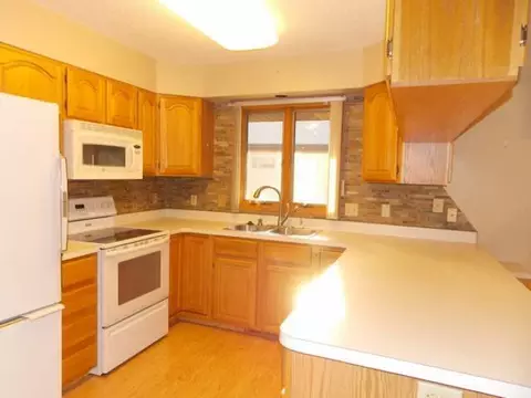 1944 Capitol Ave E, Bismarck, ND 58501 photo 2