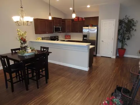 303 Will Ct SE, Mandan, ND 58554 photo 4