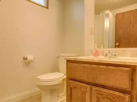 512 Denver Ave E, Bismarck, ND 58504 photo 19