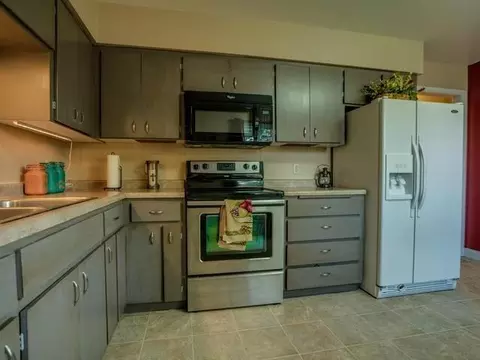 512 Denver Ave E, Bismarck, ND 58504 photo 11