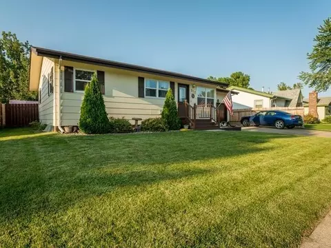 512 Denver Ave E, Bismarck, ND 58504 photo 3