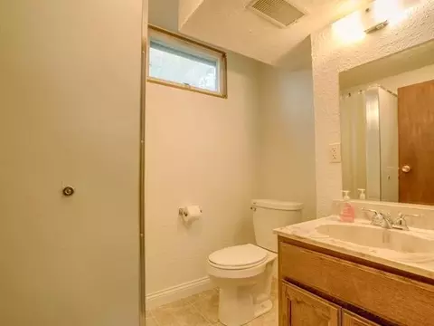 512 Denver Ave E, Bismarck, ND 58504 photo 20