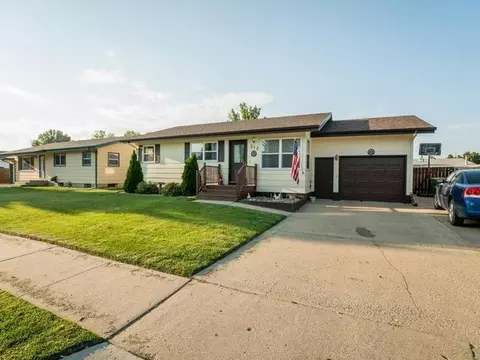 512 Denver Ave E, Bismarck, ND 58504 photo 4