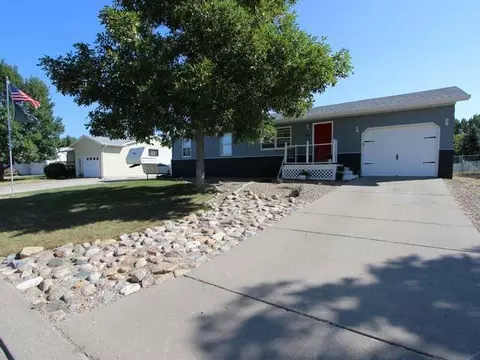 22 Custer Dr, Lincoln, ND 58504 photo 1