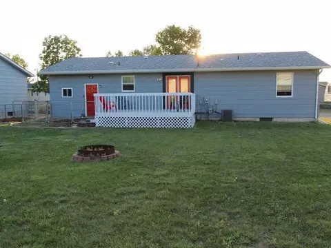 22 Custer Dr, Lincoln, ND 58504 photo 3