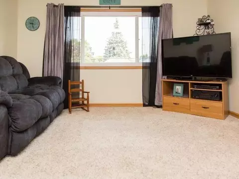 801 3rd St SW, Mandan, ND 58554 photo 18