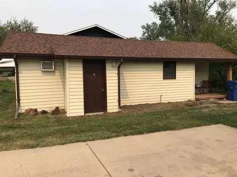 324 1st Ave NE, Beulah, ND 58523 photo 2