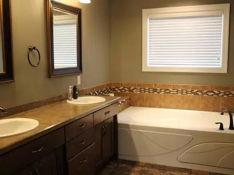 4126 Daniel St, Bismarck, ND 58504 photo 23