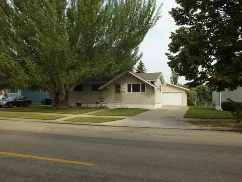 320 Turnpike Ave E, Bismarck, ND 58501 photo 1