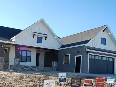 4710 Marsh Hawk Dr, Bismarck, ND 58504 photo 2