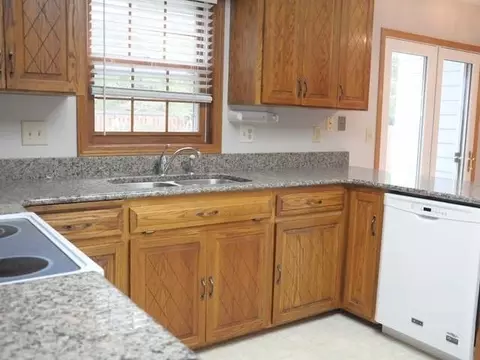 3604 Hackberry St, Bismarck, ND 58503 photo 5