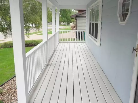 3604 Hackberry St, Bismarck, ND 58503 photo 2