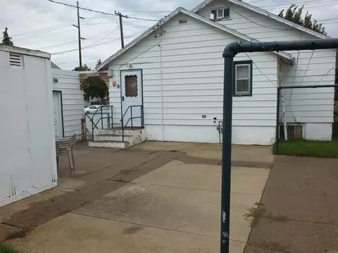 202 7 Ave SW, Mandan, ND 58554 photo 2