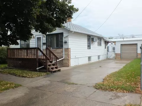 202 7 Ave SW, Mandan, ND 58554 photo 1