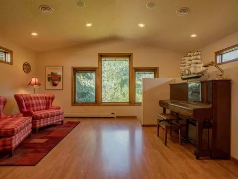 1225 E Coulee Rd, Bismarck, ND 58503 photo 8