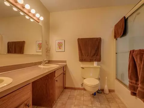 1225 E Coulee Rd, Bismarck, ND 58503 photo 18
