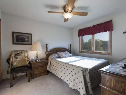 9440 Oak Dr, Bismarck, ND 58503 photo 17