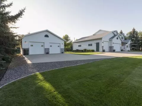9440 Oak Dr, Bismarck, ND 58503 photo 37