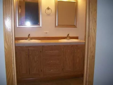 117 Deer St, Mandan, ND 58554 photo 9