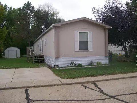 117 Deer St, Mandan, ND 58554 photo 1