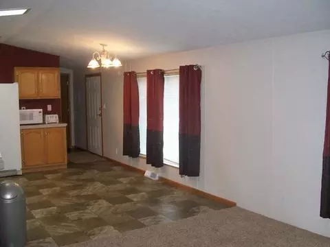 117 Deer St, Mandan, ND 58554 photo 5