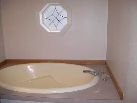 117 Deer St, Mandan, ND 58554 photo 8
