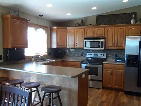 4525 Chamberlain Dr, Bismarck, ND 58504 photo 9