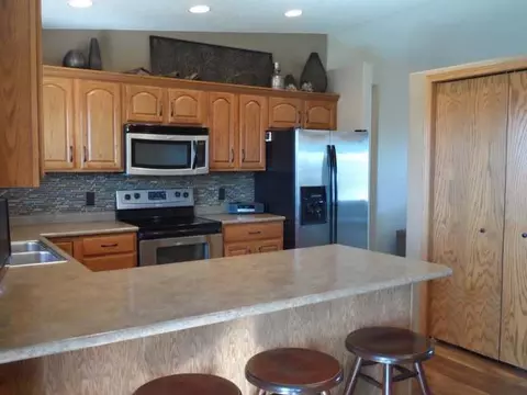 4525 Chamberlain Dr, Bismarck, ND 58504 photo 10