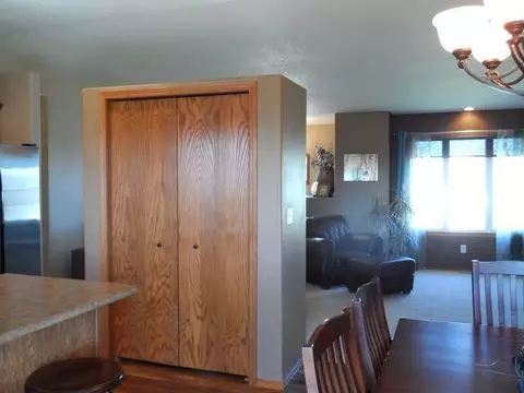 4525 Chamberlain Dr, Bismarck, ND 58504 photo 11