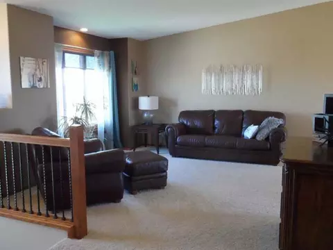 4525 Chamberlain Dr, Bismarck, ND 58504 photo 4