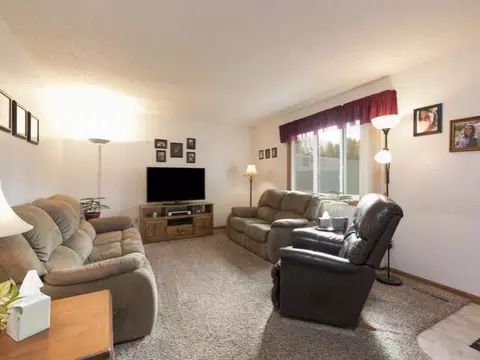 42 Eckleson Rd, Lincoln, ND 58504 photo 2