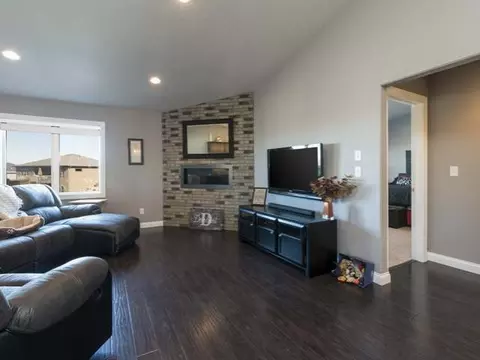 4307 Opal Dr, Bismarck, ND 58503 photo 6