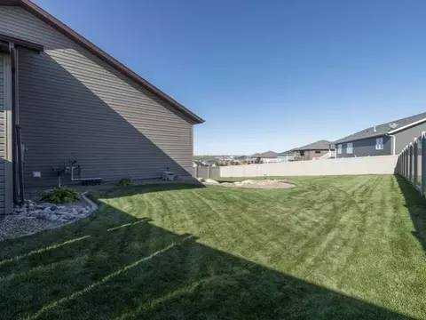 4307 Opal Dr, Bismarck, ND 58503 photo 22