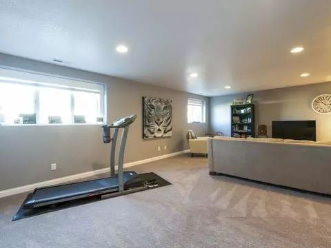 4307 Opal Dr, Bismarck, ND 58503 photo 12