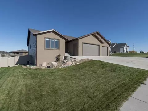 4307 Opal Dr, Bismarck, ND 58503 photo 26