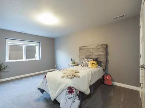 4307 Opal Dr, Bismarck, ND 58503 photo 20