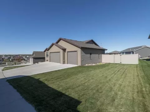 4307 Opal Dr, Bismarck, ND 58503 photo 25