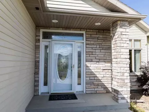 5000 Boulder Ridge Rd, Bismarck, ND 58503 photo 2