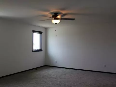315 Irvine Lp, Bismarck, ND 58504 photo 9